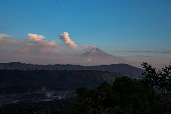 Volcán Sangay generó unas 185 explosiones en diez horas