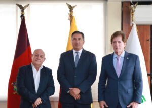 Diego Salgado es posesionado como nuevo director general del IESS