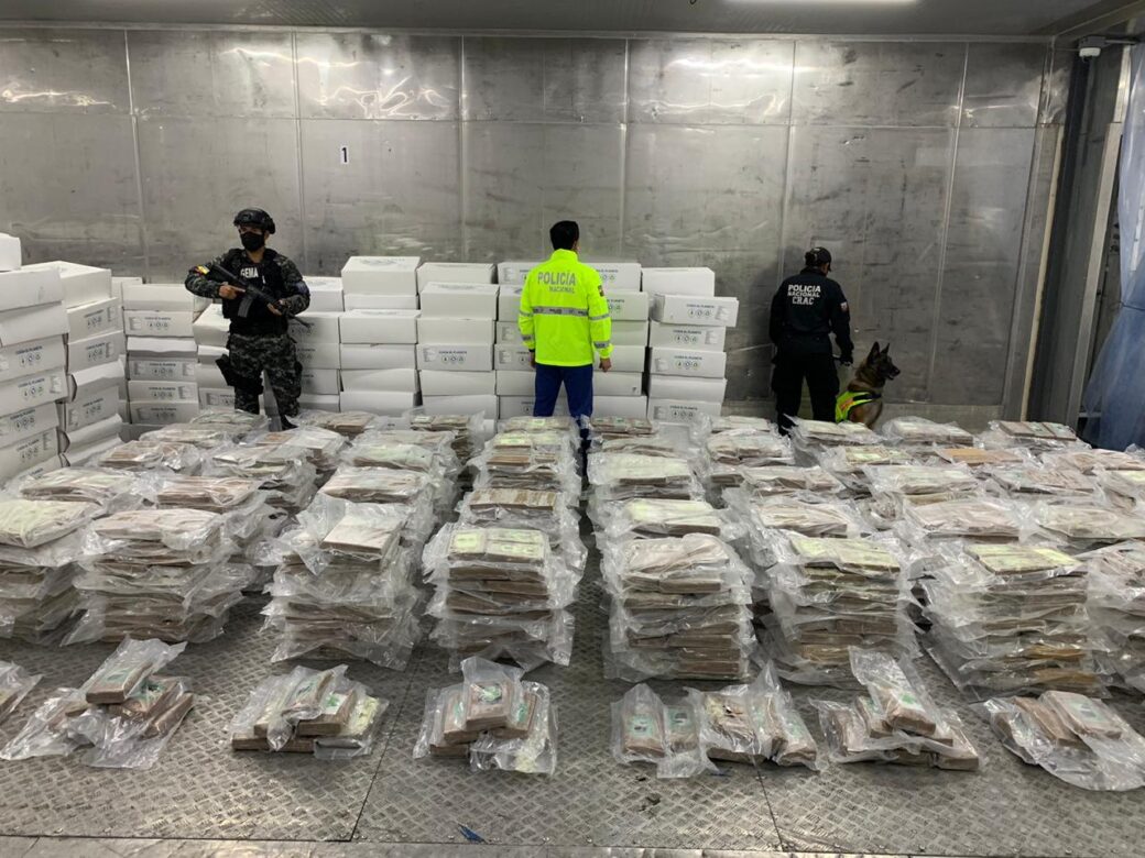 Incautan más de tres toneladas de cocaína que iban desde Ecuador a Europa