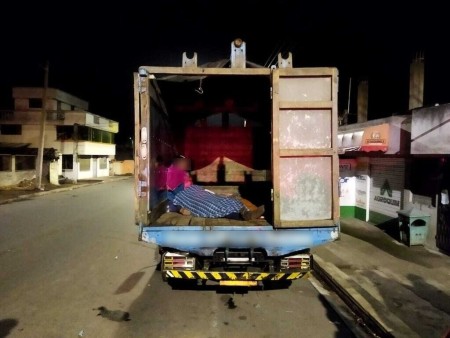 Hombre muere mientras era trasladado a una casa de salud en un camión