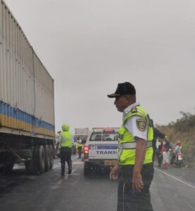Empresario muere arrollado en la vía Puebloviejo-Ventanas