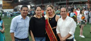 BELLEZA. Angie Moreira, representante de Súper Agro, fue designada como la madrina 2022. 