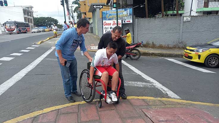 Comprueban accesibilidad para personas con discapacidad
