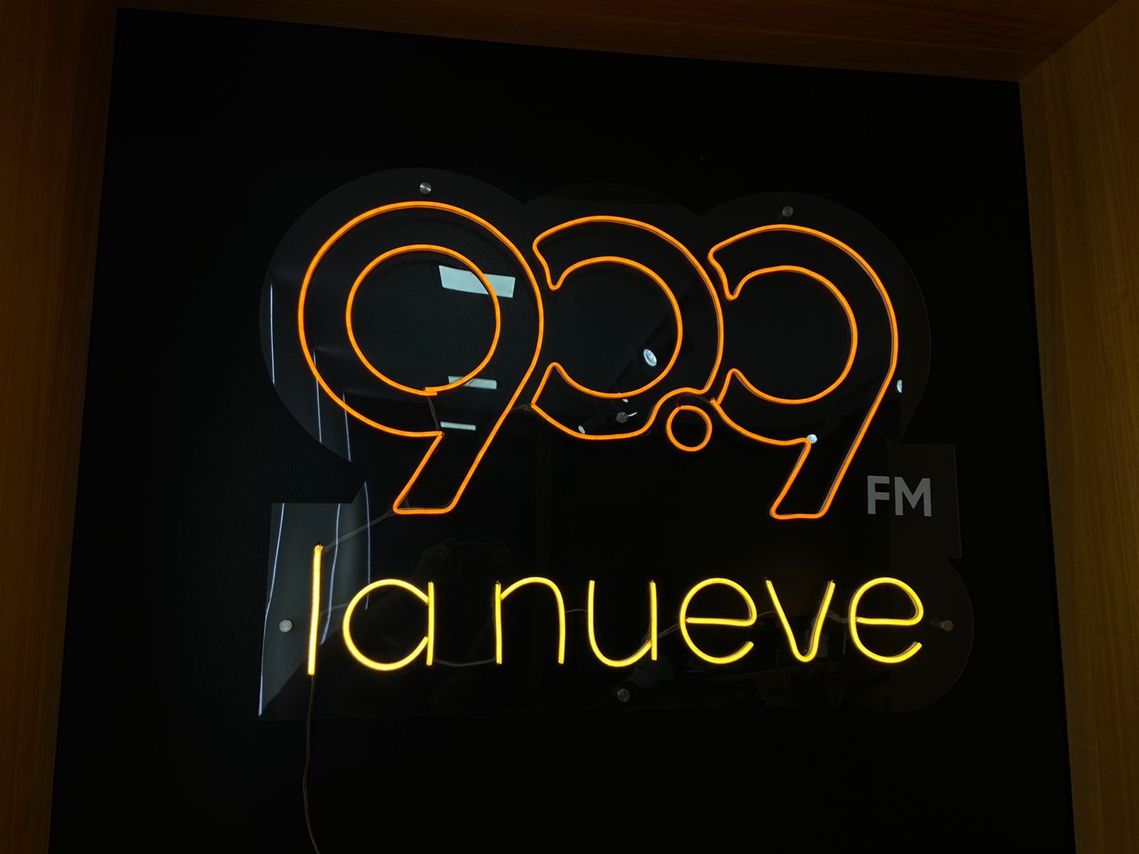 90.9 ‘La nueve’ ofrece a Loja una innovada forma de entretenimiento