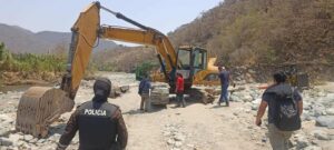 Minería ilegal y contaminación de las aguas se toma Macará