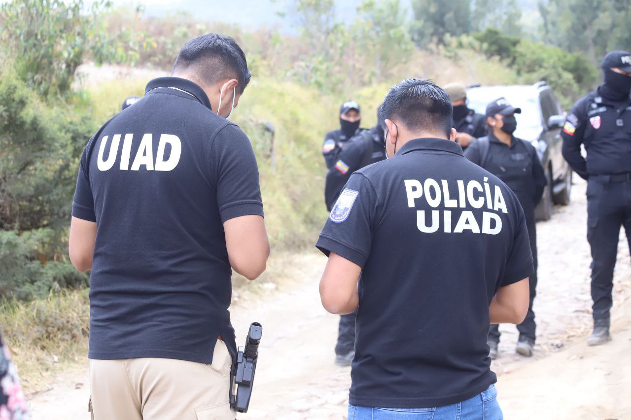 Ministro Carrillo pide involucrar a 12 policías por el asesinato de María Belén Bernal