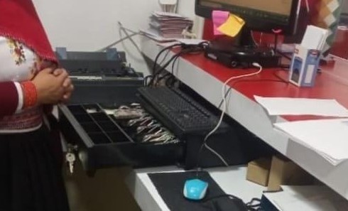 La caja quedó vacía, los delincuentes se llevaron todo el dinero.