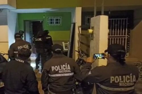 La Policía allanó varias casas de forma simultánea y encontraron evidencias importantes