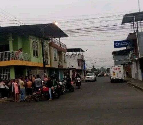 Los habitantes de la parroquia Venus del Río Quevedo amanecieron alarmados con la presencia de un hombre decapitado.