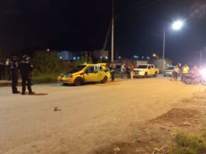 Taxista es secuestrado y abandonado en Cruz María