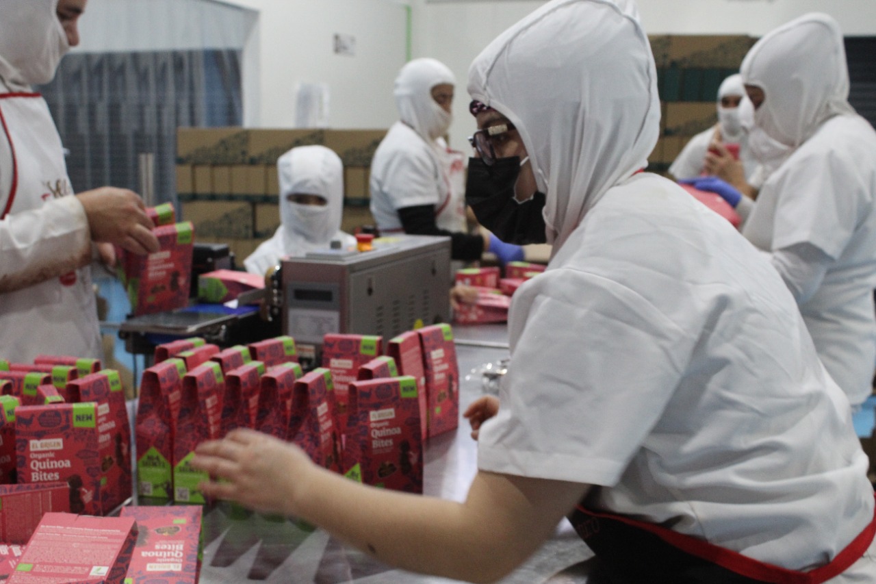 Desde Ambato se exportan snacks de quinua con chocolate a Alemania