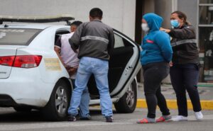 Prisión preventiva para esposos que vendían por pornografía, en Guayas