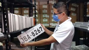 750 placas vehiculares llegaron a Santo Domingo