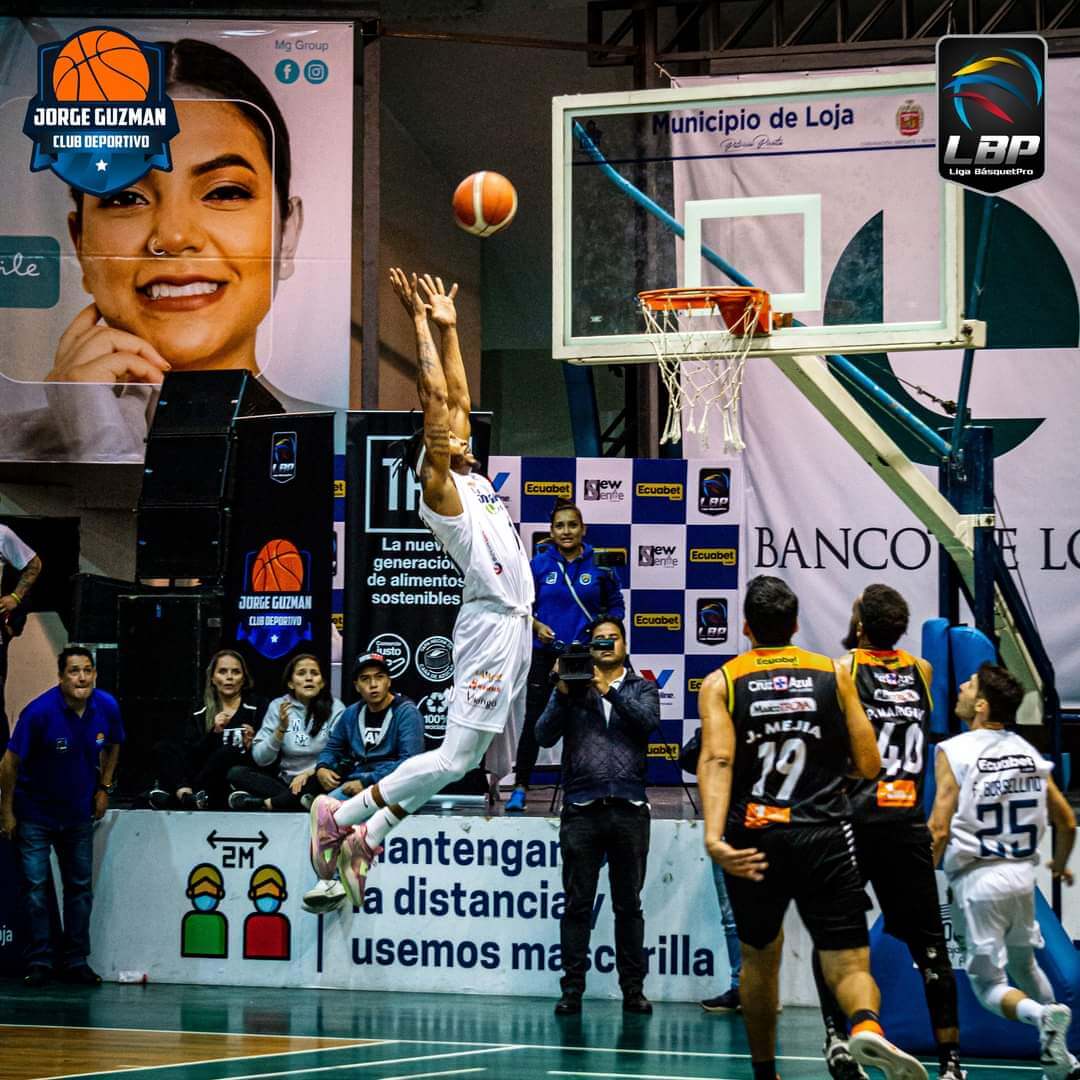 Club de baloncesto Jorge Guzmán causa furor en los lojanos