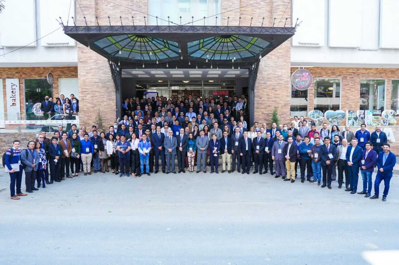 Seminario Nacional concentra a 300 profesionales del sector eléctrico