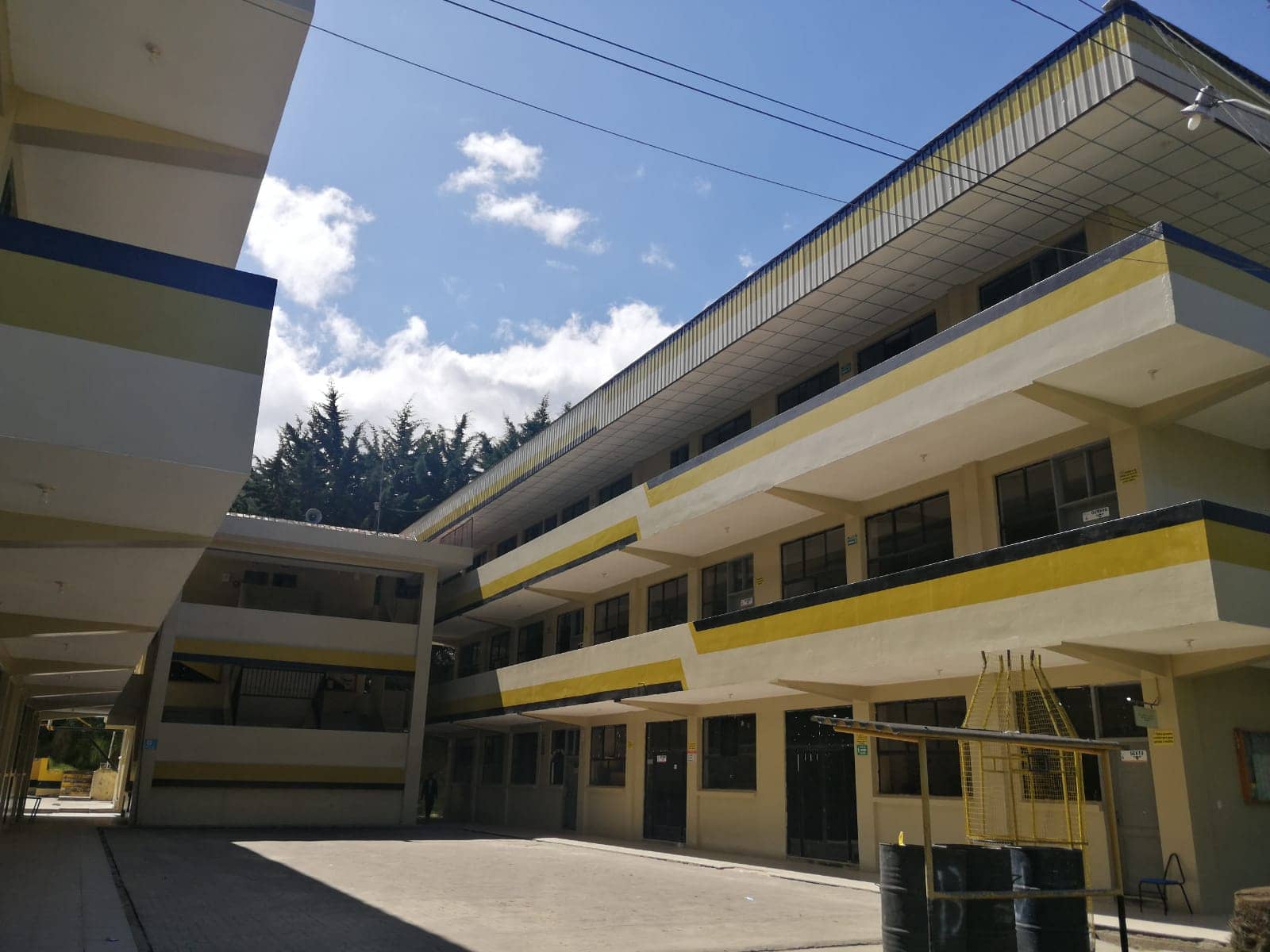 Entregaron obras de mejoramiento en el colegio Lauro Guerrero