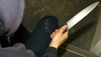 Se le pierde dinero y amenaza de muerte a su pareja