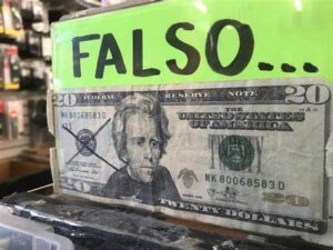 La producción de billetes falsos crece, mientras aumenta el ‘chulco’