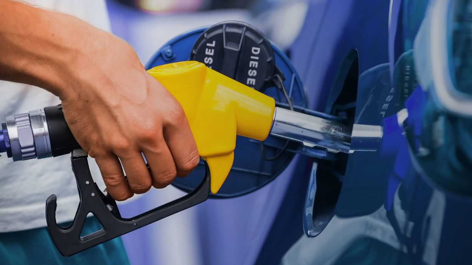 Los dueños de gasolineras piden  revisión al precio del combustible
