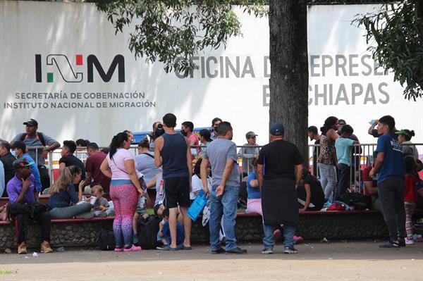 Migrantes saturan ‘Cárcel migratoria’ de México