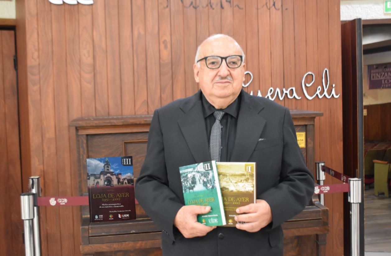 Reinaldo Valarezo presentó el tomo III del libro ‘Loja de Ayer’