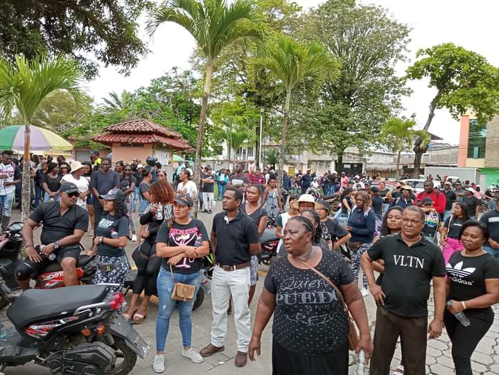 Crisis del comercio en San Lorenzo obliga a marchar por la paz