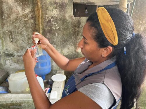 TÉCNICOS. Realizaron análisis del agua en diferentes sectores. 