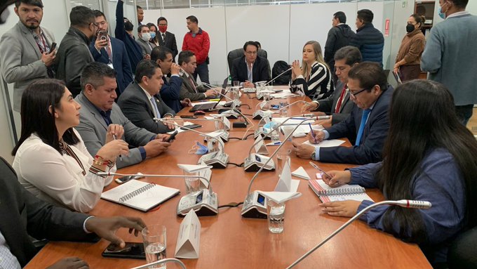 FISCALIZACIÓN. Fernando Villavicencio podría presidir la Comisión de Fiscalización hasta este viernes.