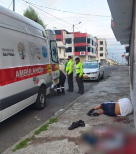 Policía encuentra a un hombre en medio  de un charco de sangre en la Letamendi