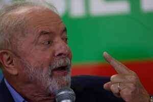 Lula no descarta ir por la reelección para el 2026
