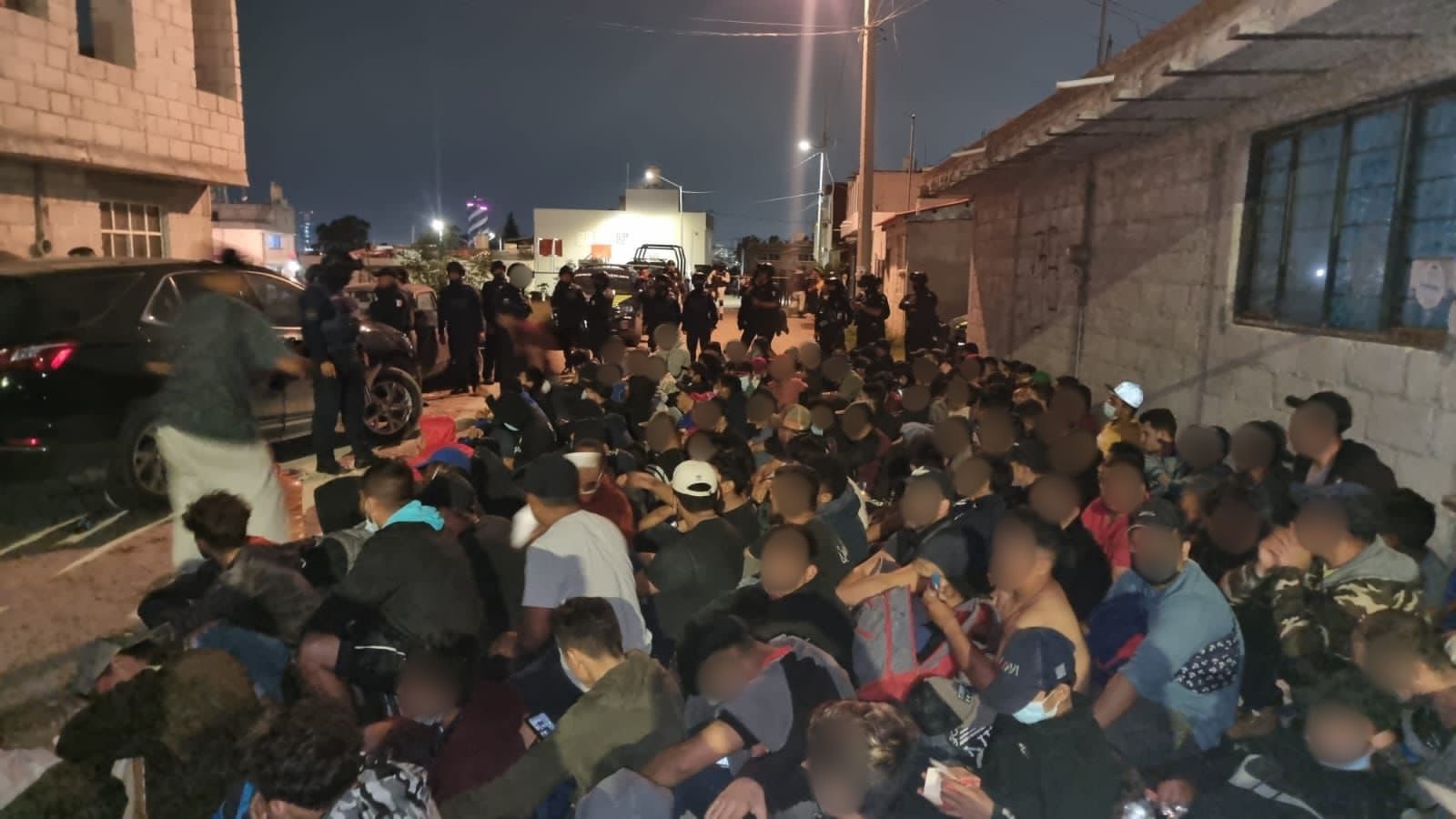 Hallan a 223 migrantes hacinados en una vivienda de la ciudad mexicana de Puebla