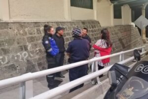 Policía evita suicidio de una mujer en Ambato