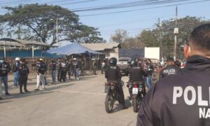 Policías y presos entre los heridos de la balacera en la penitenciaría del Litoral