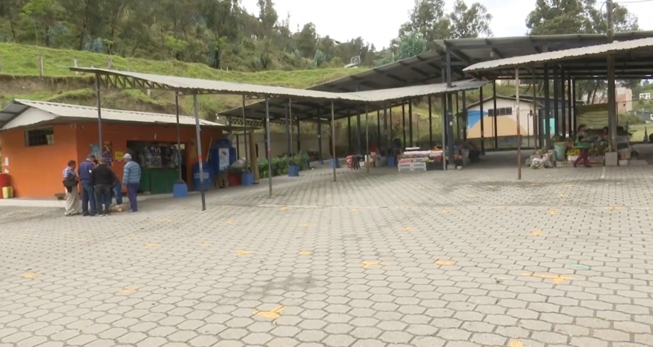 Productores del sector rural vuelven al mercado de Las Pitas