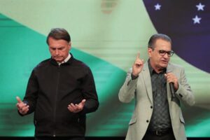 Guerra santa entre Bolsonaro y Lula  por el voto religioso