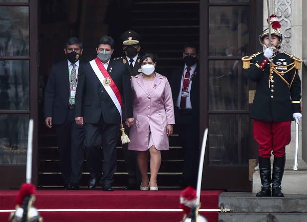 Justicia peruana evalúa impedir salida del país a primera dama