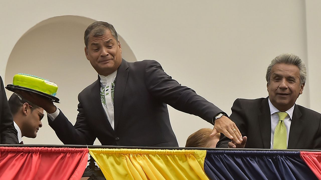 HECHO. Rafael Correa disparó el endeudamiento y Lenín Moreno comenzó a corregir a mitad de camino.