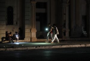Cuba prevé apagones simultáneos en hasta el 35 % del país