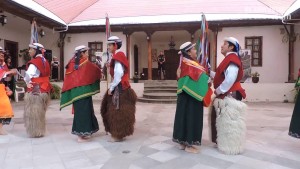 Las personas pueden inscribirse y aprender la danza tradicional.