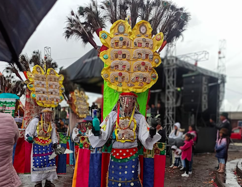Tradición. Los danzantes participan en las fiestas tradicionales en Píllaro.