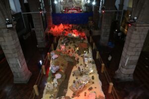 Por primera vez en la Catedral de Quito hay un pesebre de 1600 piezas