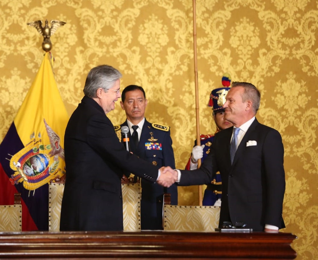 ACTO. El presidente de la República,Guillermo Lasso, posesiona a su tercer Secretario de Comunicación.