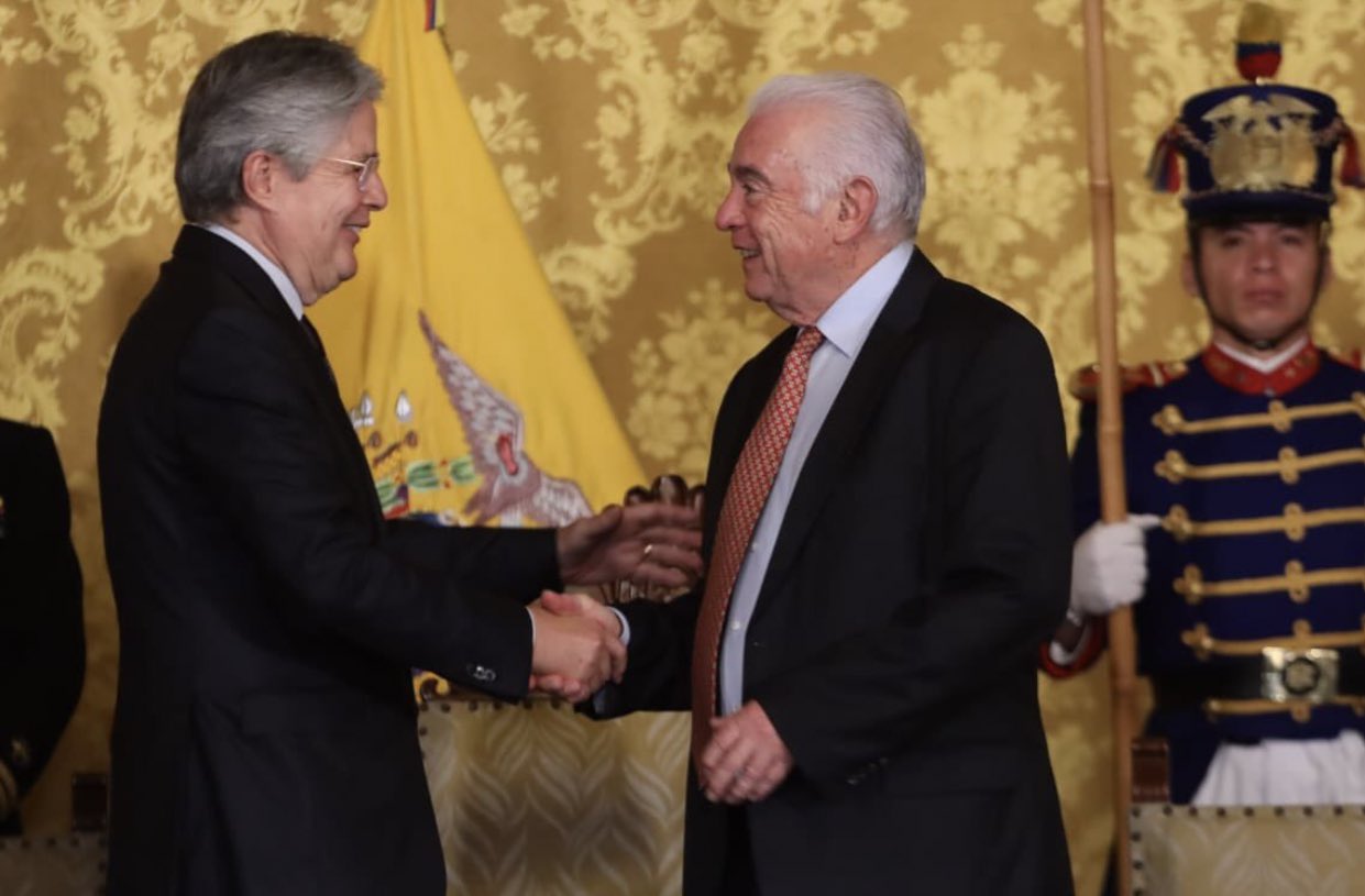Santos Alvite: » El petróleo trajo desarollo, pero también el cáncer de la corrupción al Ecuador»