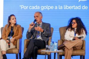 La SIP repudia la intimidación de bandas criminales contra medios de Colombia