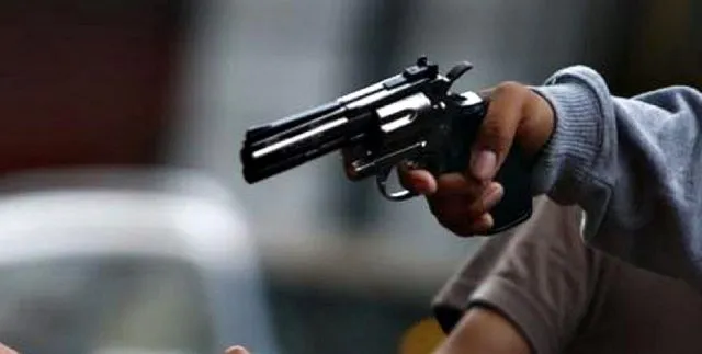 Nueve ladrones asaltan a mano armada en un chifa al sur de Ambato