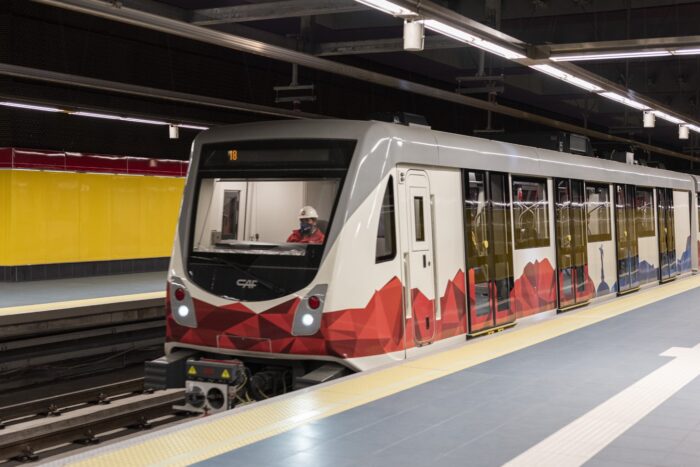 La firma con el operador del Metro de Quito llegó un mes y medio después de lo programado