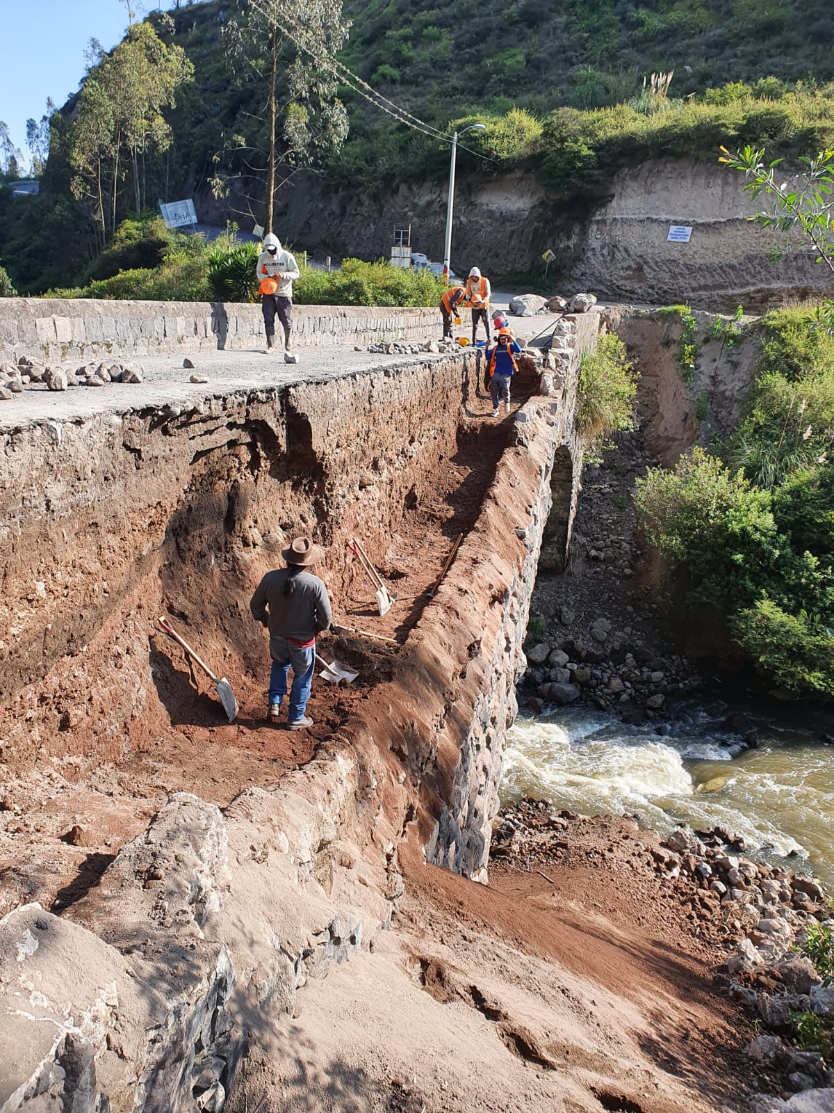 Acciones emergentes para reparar puentes afectados por las lluvias