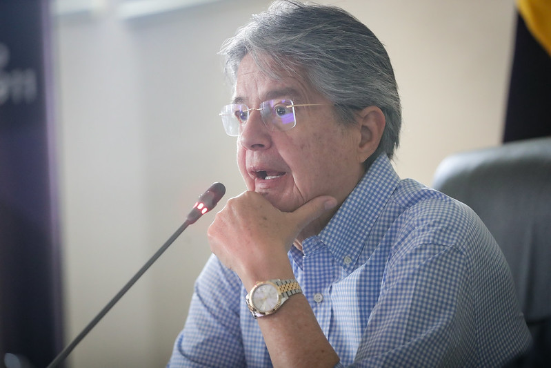 Guillermo Lasso decide incrementar el salario basico a $450