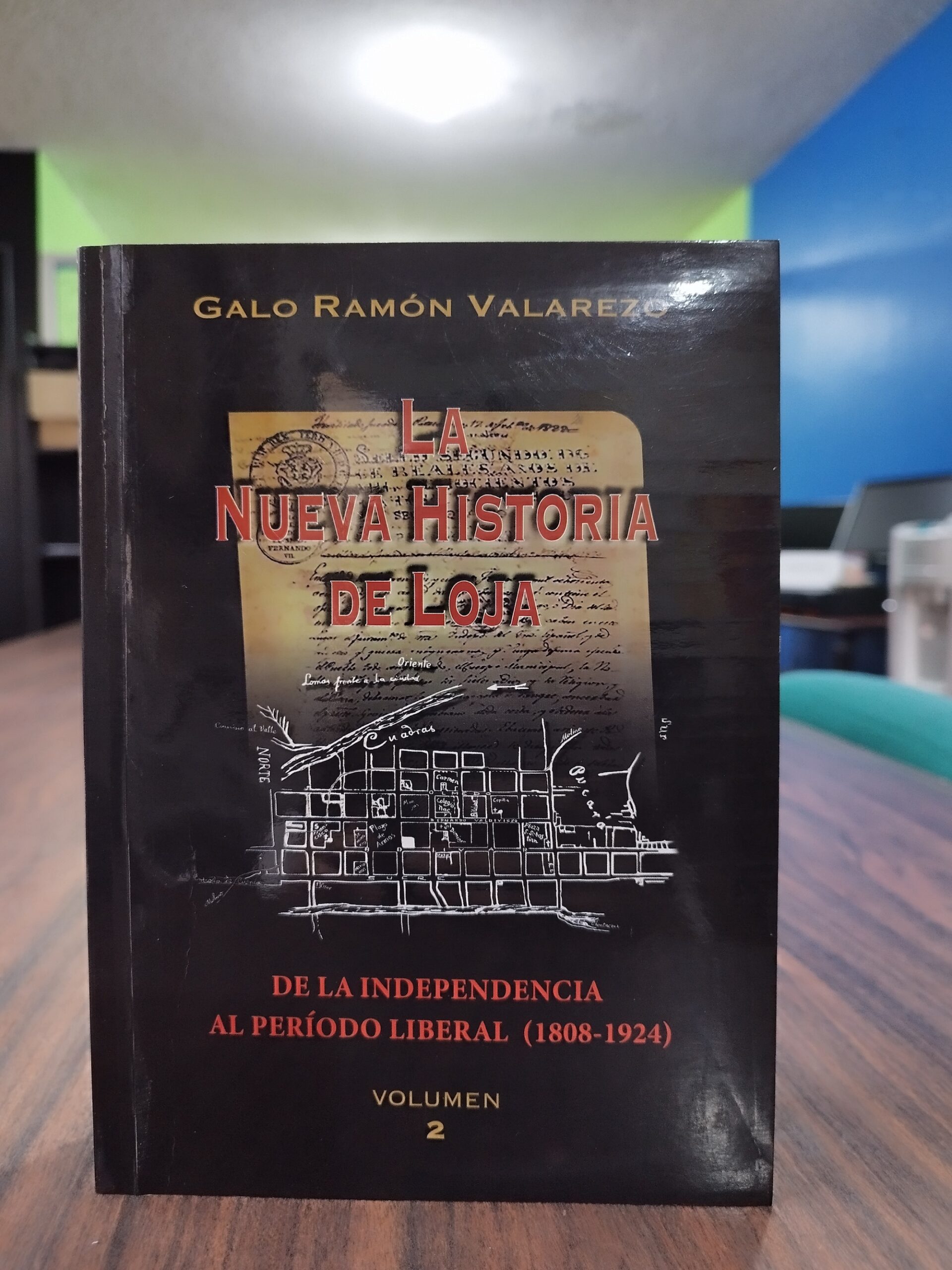 Galo Ramón Valarezo presentó su libro ‘La Nueva Historia de Loja, tomo II’