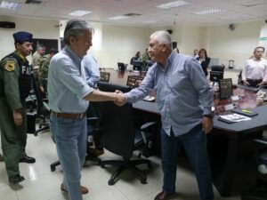 AUTORIDADES.  El presidente Guillermo Lasso y el ministro de Defensa, Luis Lara.